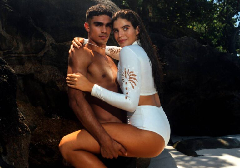 Mulher no colo do homem