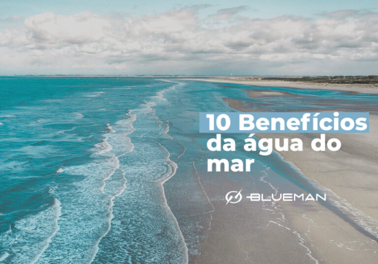 foto de cima de mar e ondas com escrita beneficios da agua do mar