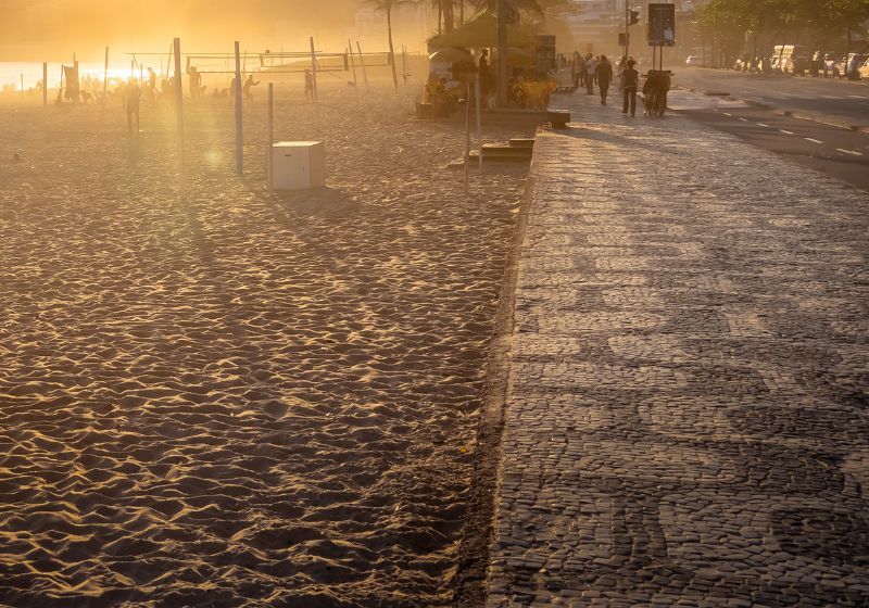 calcadao de Ipanema calçadao de ipanema ao por do sol