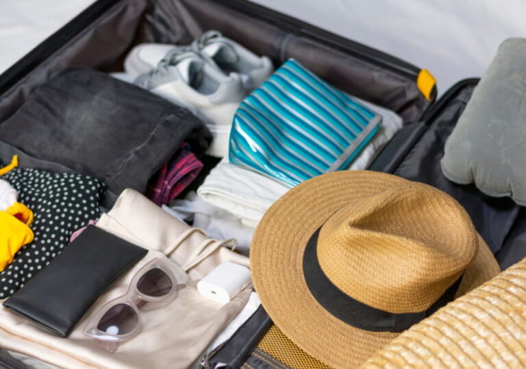 mala de viajem arrumada