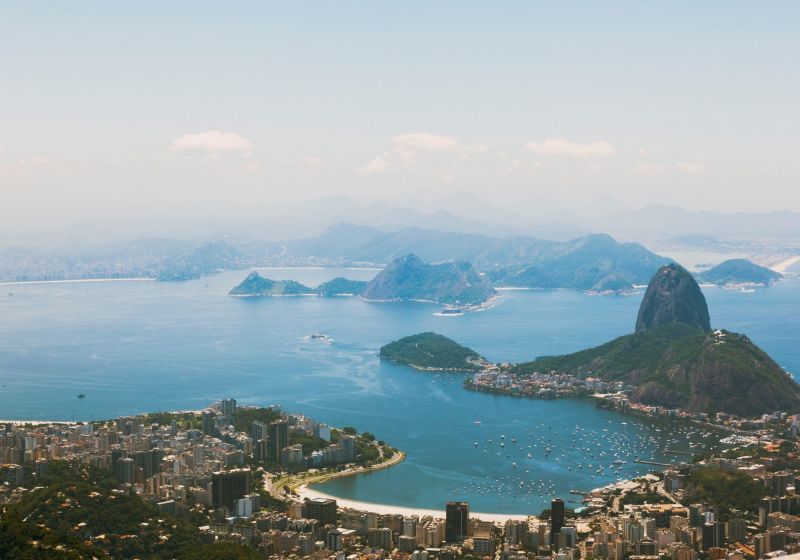 visão aérea da praia de ipanema