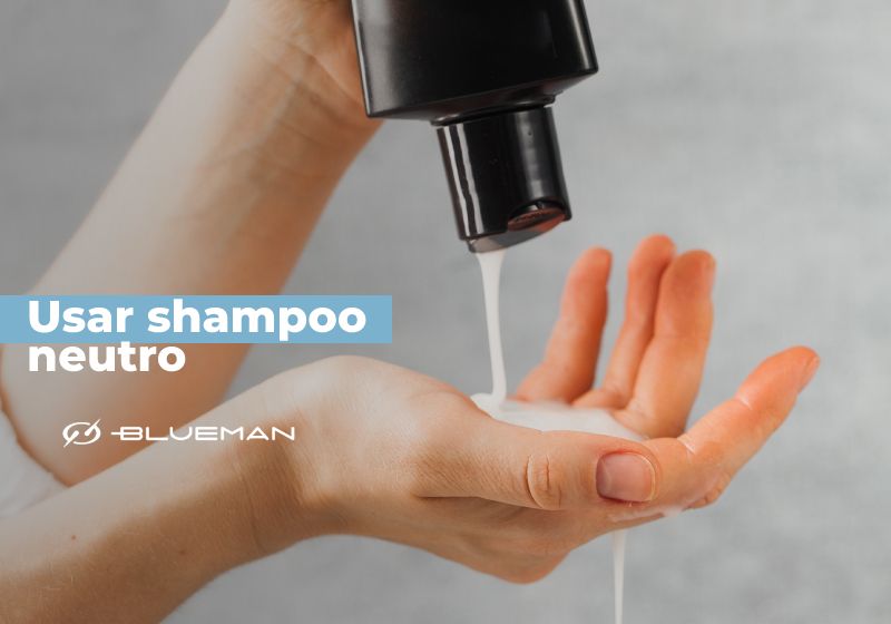 shampoo neutro para lavar o cabelo pos mar mao espremendo shampoo neutro para lavar o cabelo pos mar