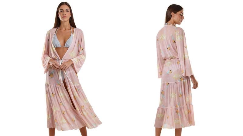modelo com vestido manga longa